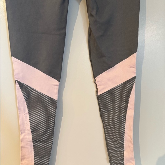 Forever21 Gray & Lavender Gym Colorblock Leggings (Size Small) - Picture 7 of 8